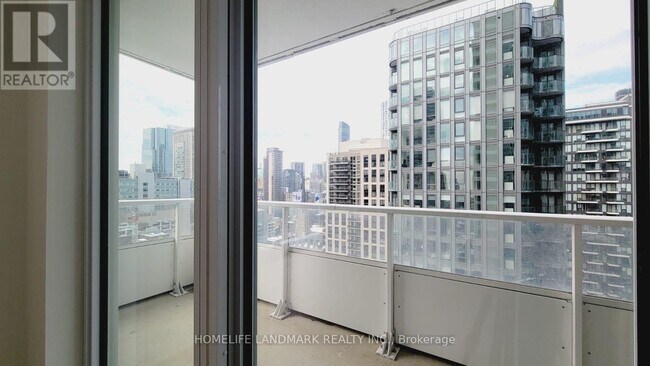 Building Photo - 88 Queen St E