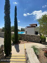 Building Photo - 6201 Escondido Dr