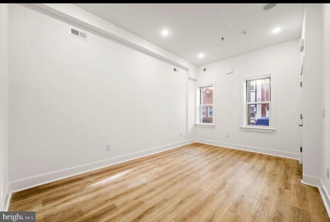 Building Photo - 2104 N 8th St