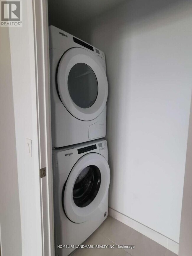 Building Photo - 4055 Parkside Village Dr