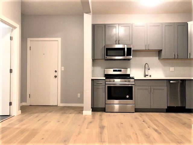 Building Photo - Renovated 2 Bedroom Apartment in North Beach