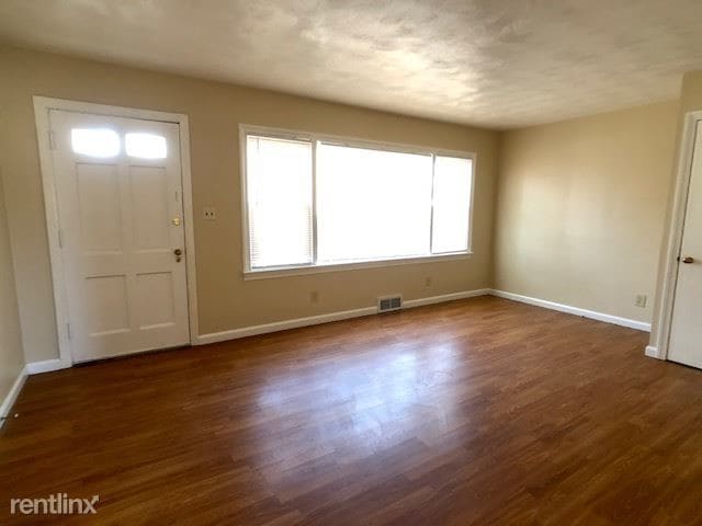 Building Photo - 2 br, 1 bath  - 1225 King Rd