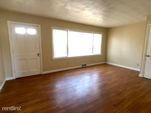 Foto del edificio - 2 br, 1 bath  - 1225 King Rd