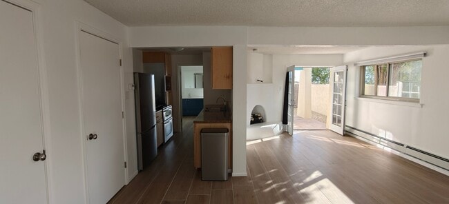Building Photo - 238 Santiago Rd