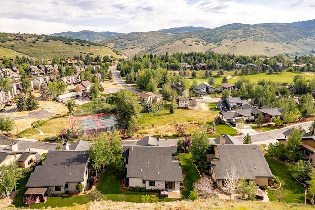 Foto del edificio - Magnificent Mountain Living in Jeremy Ranch