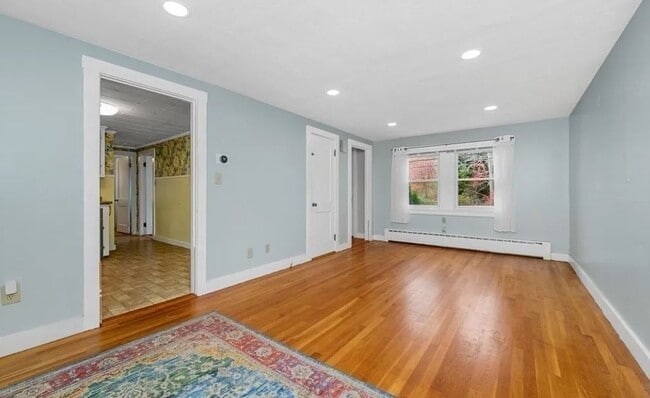 Building Photo - 264 Centre St