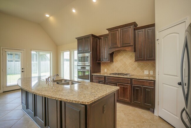 Foto del edificio - 1215 Watercrest Park Ln
