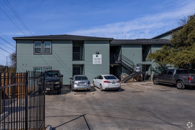 Building Photo - Canterbury Apartments