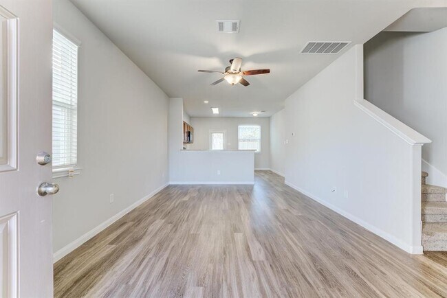 Building Photo - 5842 Adelaide River Dr