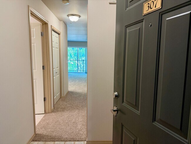 Foto del edificio - 600 N 85th St