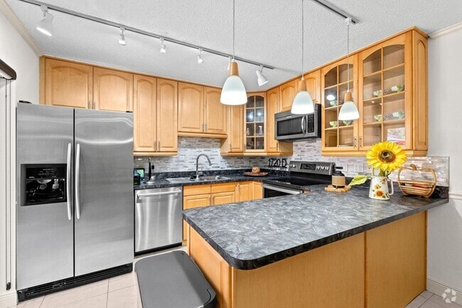 Building Photo - 1720 Forest Lakes Cir