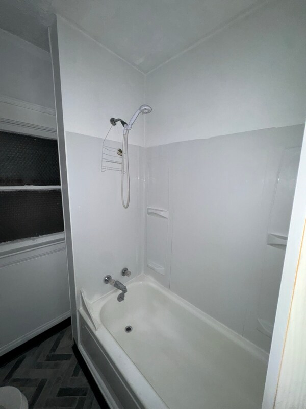 1872 Lampson Rd Cleveland, OH 44112 – photo 3