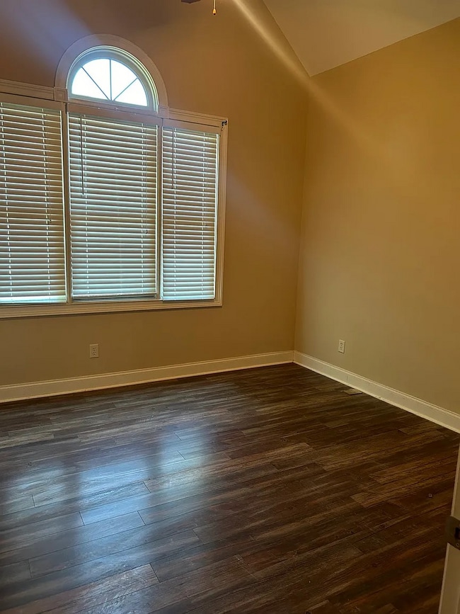 Building Photo - 4 Orchard Cir