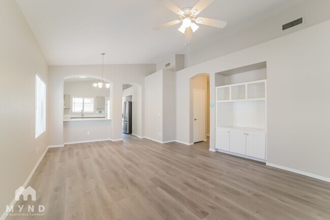 Building Photo - 2607 S 156th Ave