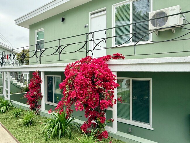 Foto del edificio - 10340-10360 Bellwood Ave