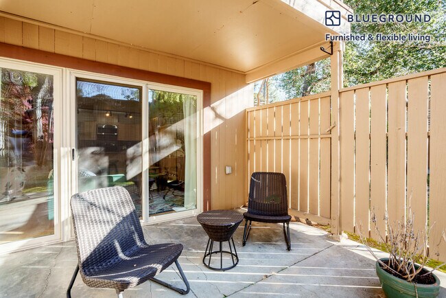 Foto del edificio - 580 Channing Ave