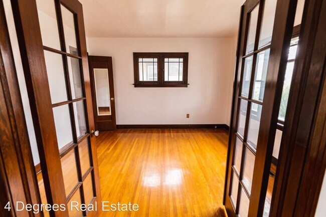 Foto del edificio - 4 br, 2 bath House - 3621 N. Normandie St.