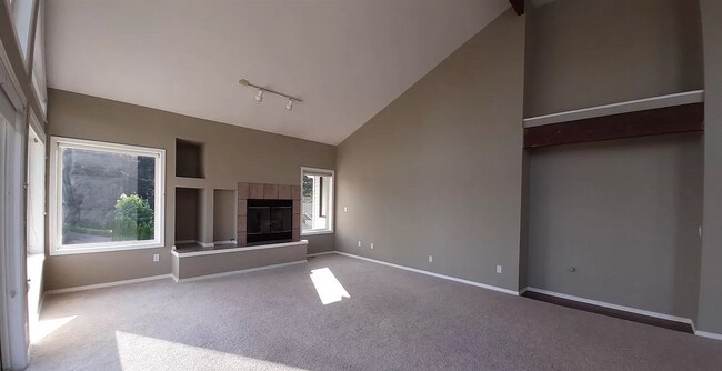 Foto del edificio - Stunning 2-Bedroom Condo with Panoramic Views in Gig Harbor