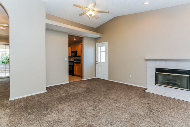 Building Photo - 1811 Panther Pl