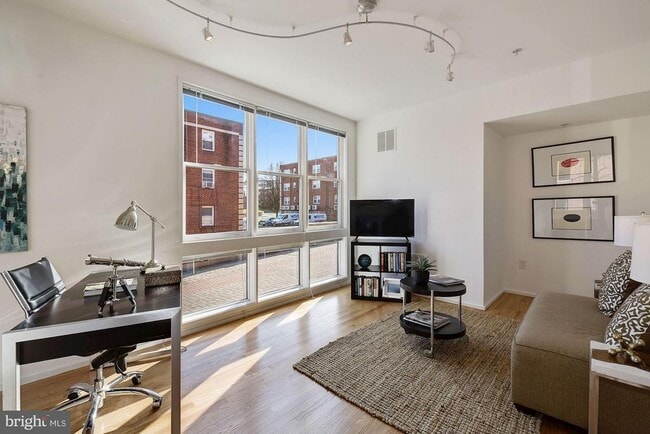 Foto del edificio - 1662 N Quinn St