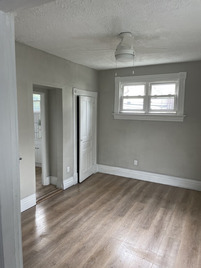 Building Photo - 113 2nd St
