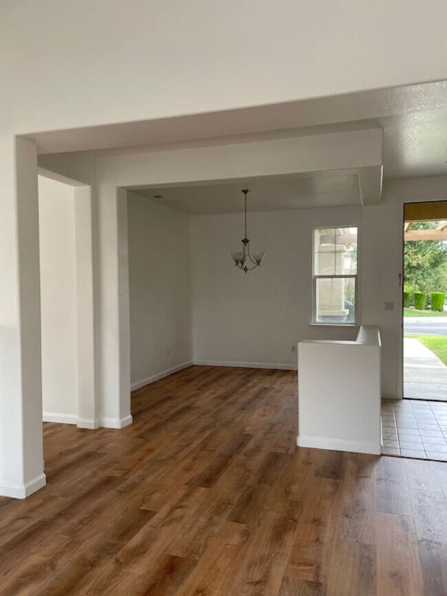 Building Photo - Beautiful Single-Story 3 Bedroom + Office,...