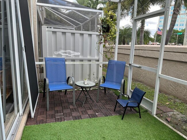 Foto del edificio - 5425 Grand Park Pl