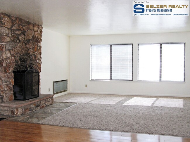 Foto del edificio - Spacious 3 bd. country home with a view!