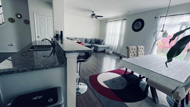 Foto del edificio - 2972 Henley Ln