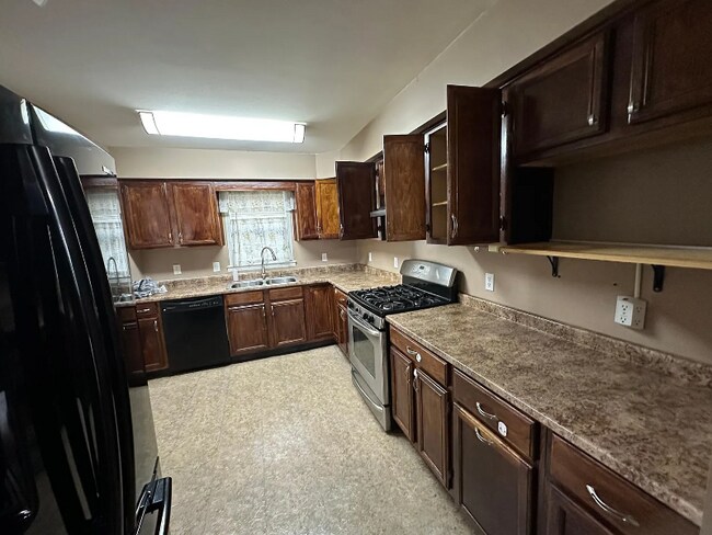 Foto del edificio - 203 Poplar Dr