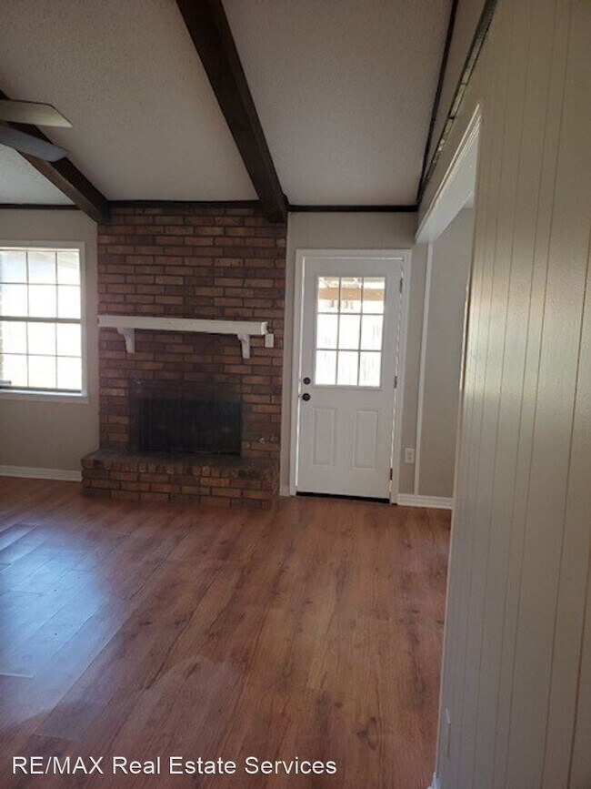 Building Photo - 3 br, 1.5 bath House - 3424 Tara