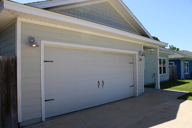 Foto del edificio - 2164 Wind Trace Rd N