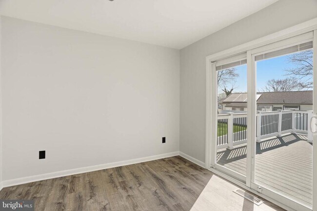 Building Photo - 7897 Pavilion Dr