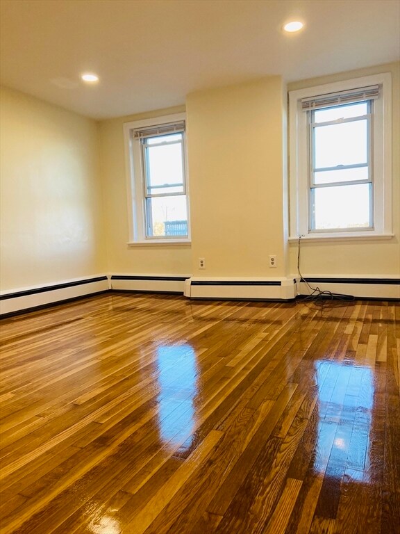 Foto del edificio - 132 Emerson St