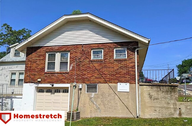 Building Photo - Three Bedroom Two Bath Home Coming Availab...