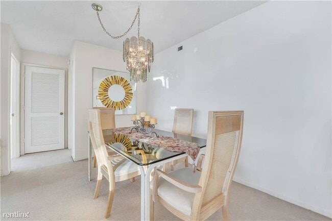 Foto del edificio - 2 br, 2 bath Condo - 2841 N Ocean Blvd 284...