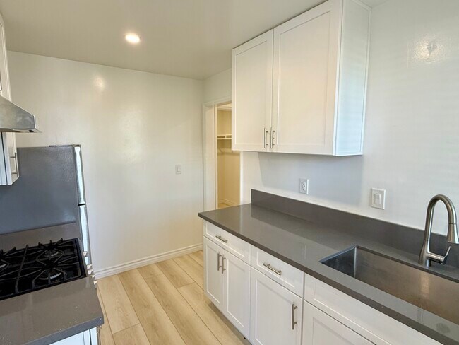 Foto del edificio - 10340-10360 Bellwood Ave