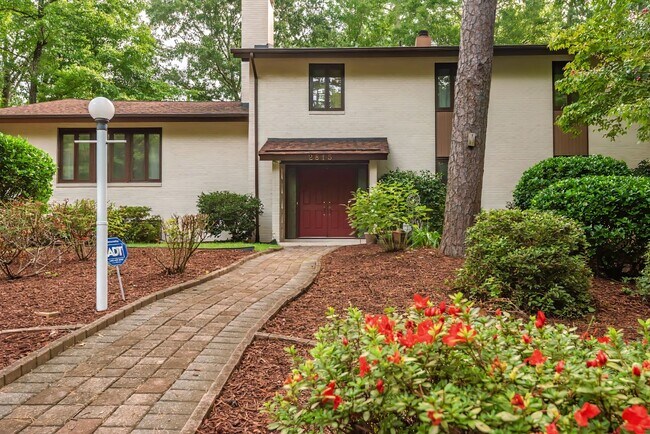 Foto del edificio - Duke Forest Dream Home - Waiting Just For ...