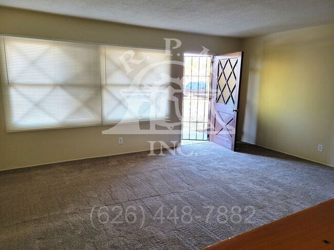 Foto del edificio - Spacious 2-Bedroom, 1-Bathroom Single-Leve...