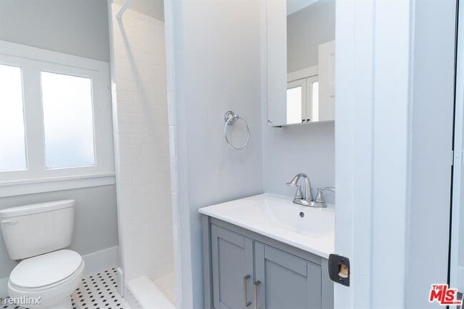 Foto del edificio - 2 br, 1.5 bath House - 38 29th Ave Apt A