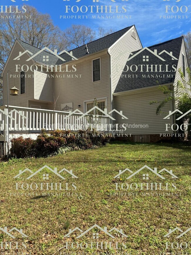 Foto del edificio - 115 Crosscreek Dr