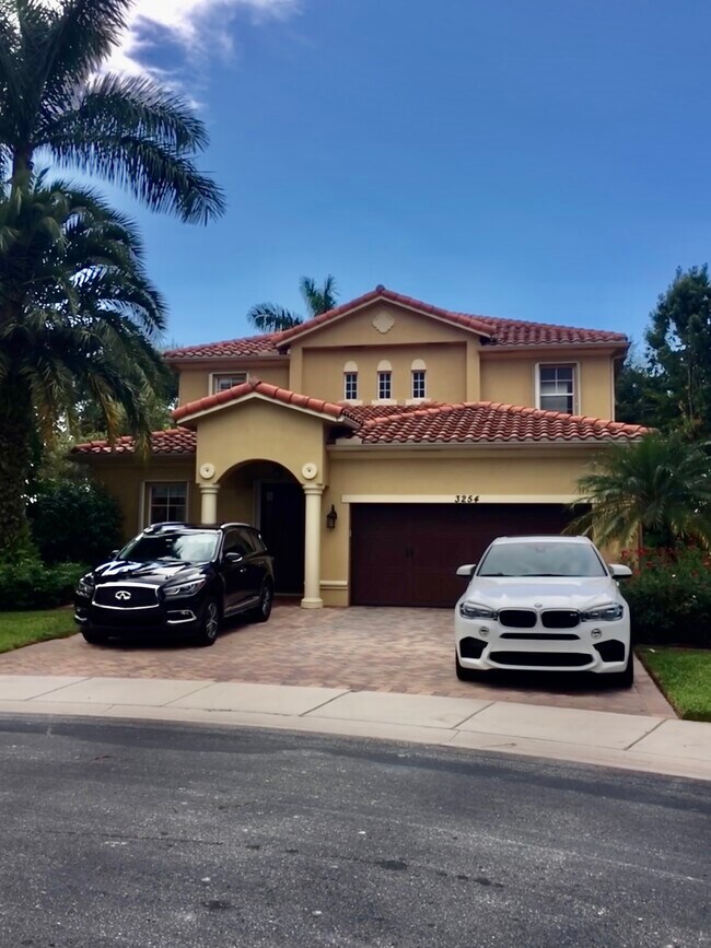 2 stories - 3254 Watercress Ct
