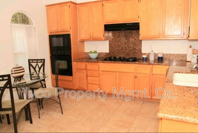Foto del edificio - 2021 Pleasant Waters Ct