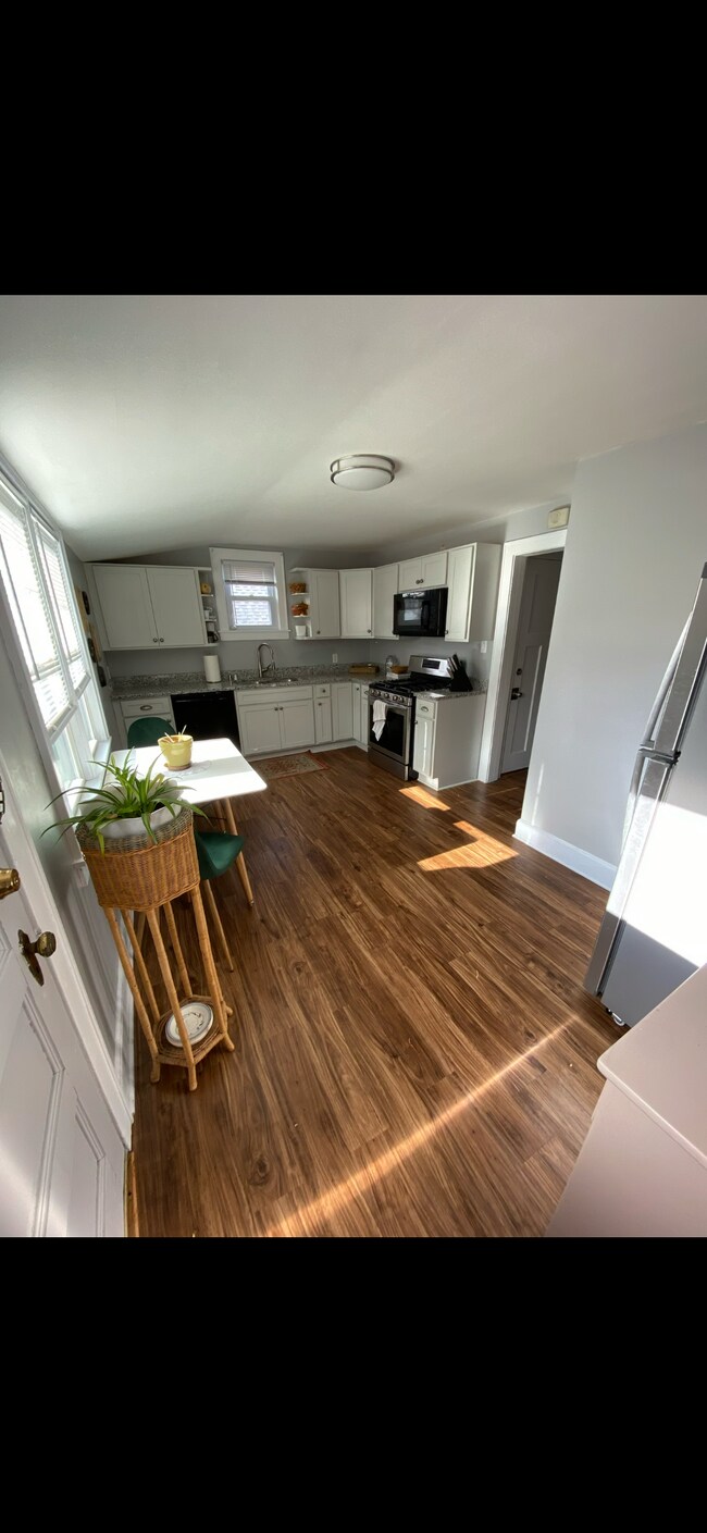 Foto del edificio - 2362 N 69th St