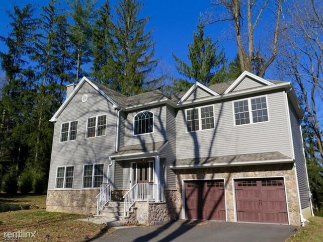 Building Photo - 3 br, 2.5 bath House - 14 Boonton Ave