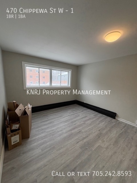 Building Photo - Freshly Updated One Bedroom Apartment