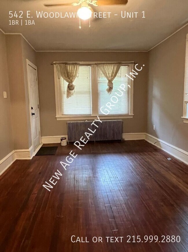 Building Photo - One Bedroom in East Germantown!