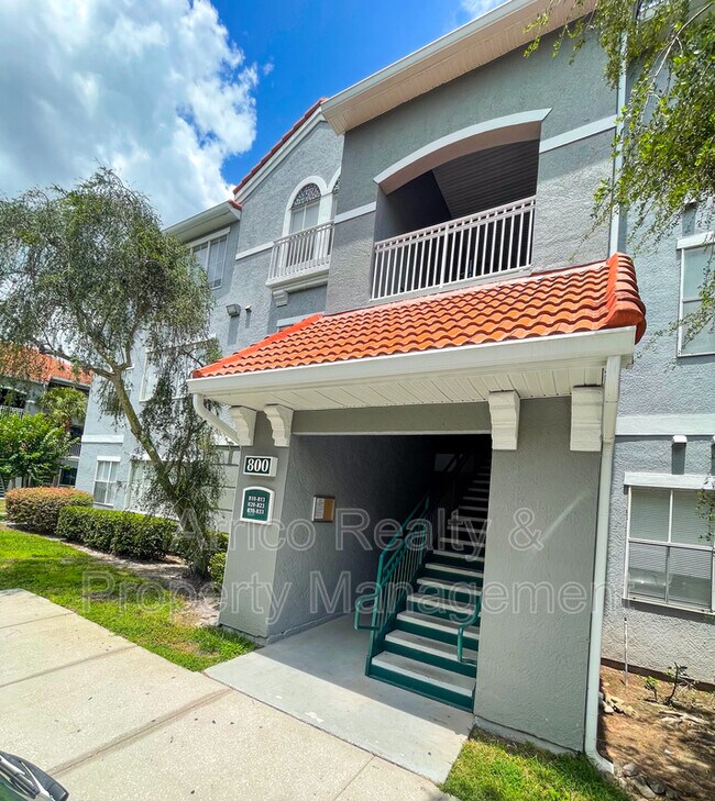 Foto del edificio - 18001 Richmond Pl Dr