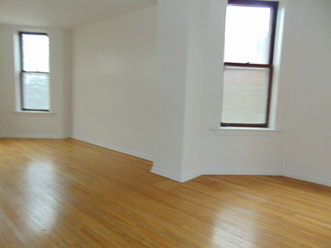 Foto del edificio - 249 E 113th St