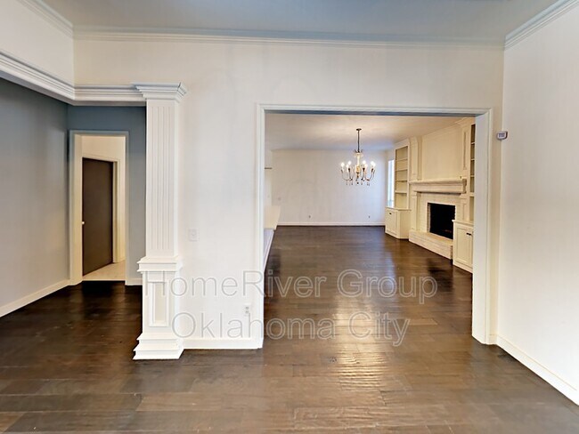 Building Photo - 2833 W Creek Side Dr